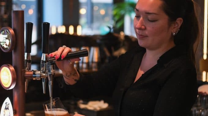 Fem snabba med Cassandra Dahlgren på Pava